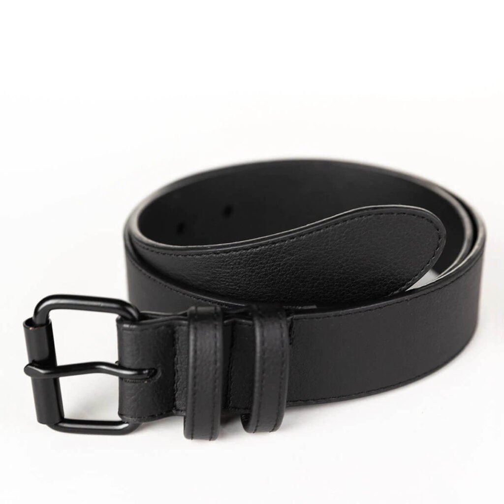 Black Nopal black vegan belt