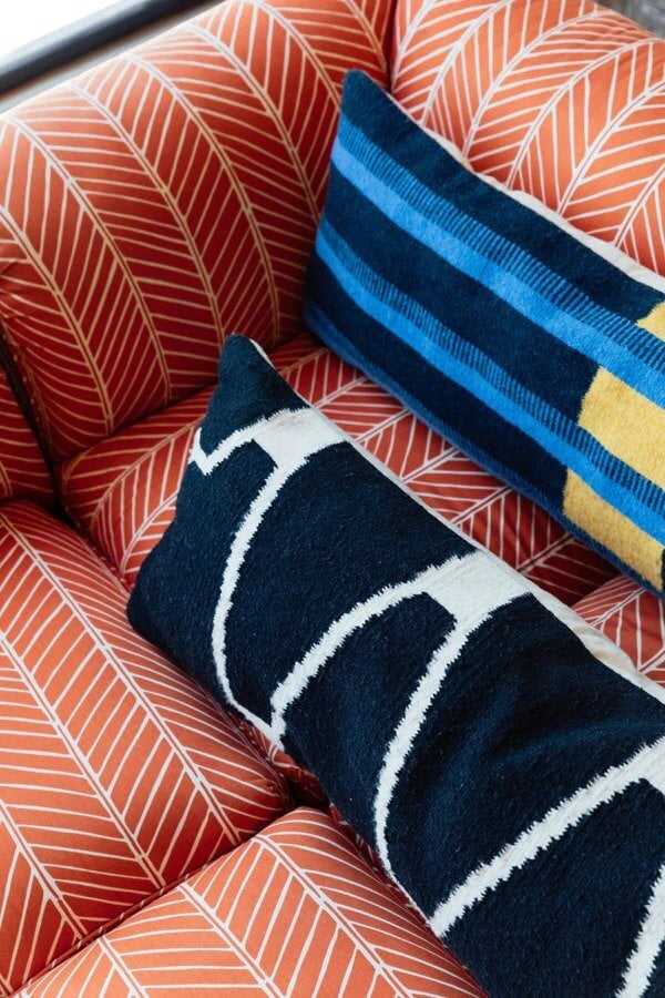 K-apostrophe decorative lumbar support pillow